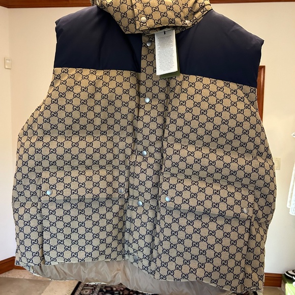 Men’s Gucci, GG supreme canvas down vest in beige and navy size 62… 4XL - Picture 2 of 14